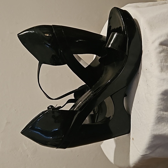 Black open toe, open wedge patent leather Via Spiga - Picture 5 of 5